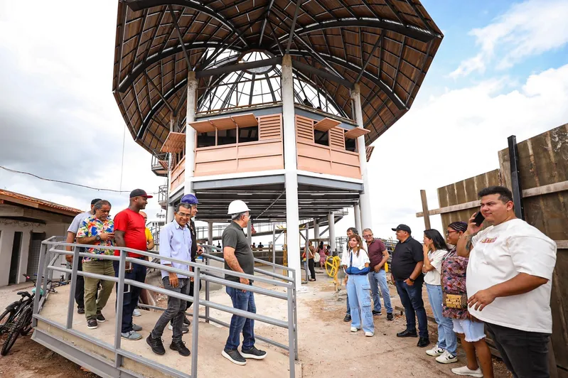 Prefeito Edmilson Rodrigues vistoria a fase final de construção do Memorial dos Povos Negros.
