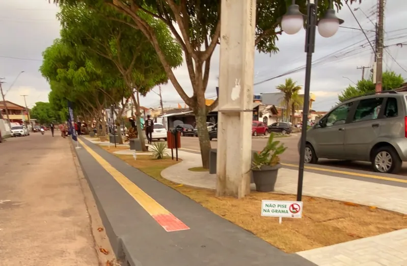 árvores foram mantidas na Praça do Contorno Sul e população gostou do respeito ao meio ambiente.