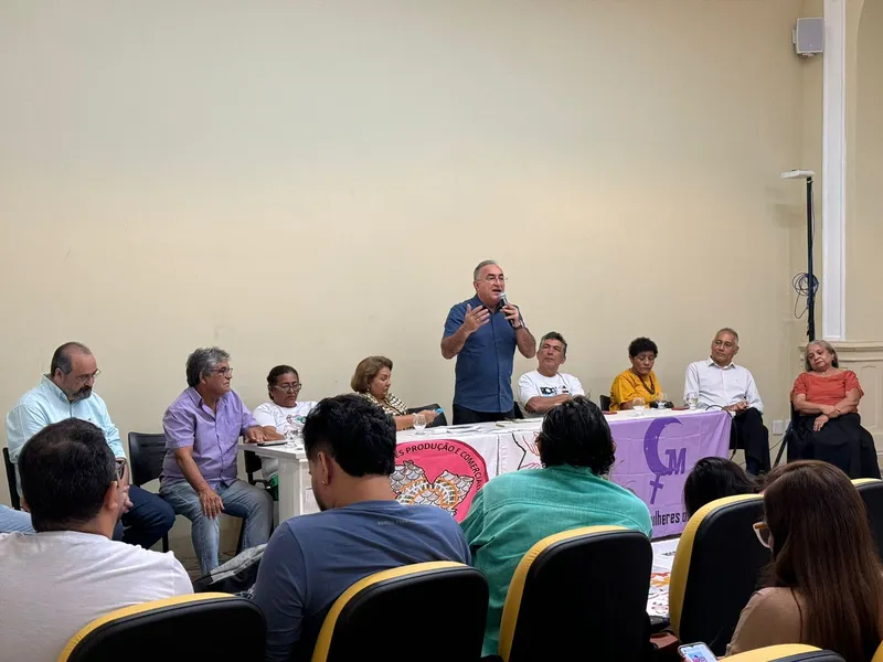 Prefeito Edmilson Rodrigues presidiu a cerimônia de posse do primeiro Conselho Municipal de Economia Solidária de Belém.