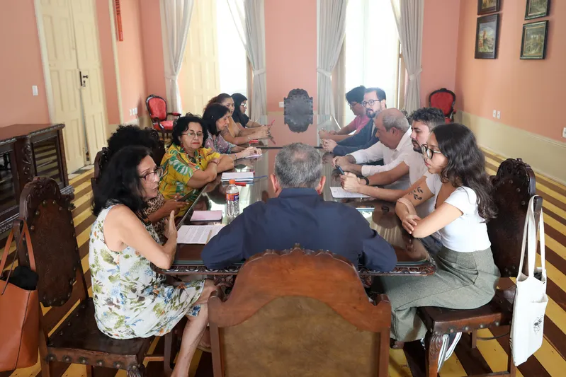 Representantes da Cúpula dos Povos se reúnem com prefeito Edmilson Rodrigues para tratar de segurança dos cidadãos que virão à COP 30, em 2025