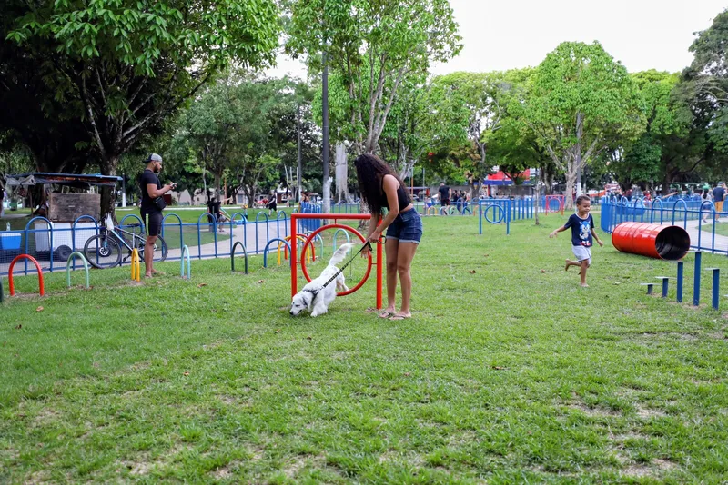 Obra concluída - Reforma e revitalização da praça Dom Mário Villas Boas <div class='credito_fotos'>Foto: DINEI SOUZA / AG.BELÉM | <a href='/midias/2025/originais/f1bd86b6-a5df-48c1-a4fa-6c1aca8f14e6.jpg' download><i class='fa-solid fa-download'></i> Download</a></div>