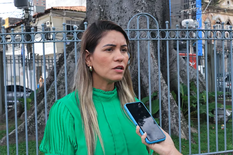 Secretária de Meio Ambiente, Juliana Nobre, destaca o trabalho contínuo da Semma em realizar vistorias nas árvores da cidade, para identificar possíveis riscos e garantir a segurança e preservação da vegetação urbana.