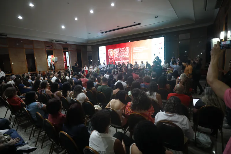 Mais de 1.600 profissionais de diversas áreas ligadas à saúde mental estão reunidos no 9º Congresso Brasileiro de Saúde Mental, iniciado em Belém nesta sexta-feira, 15, e que se até o próximo domingo, 17