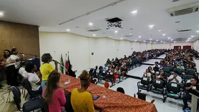 Seminário debate implementação da educação antirracista na rede municipal