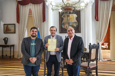 Prefeitura de Belém entrega título de 