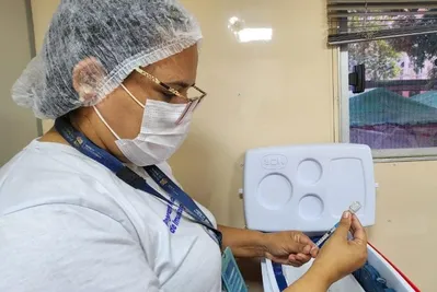 Gripe e Covid-19: postos de saúde estão abastecidos com vacinas
