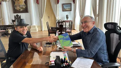 Prefeito de Belém recebe o escritor Agenor Sarraf para falar sobre o livro “Marajó: o coração da Amazônia